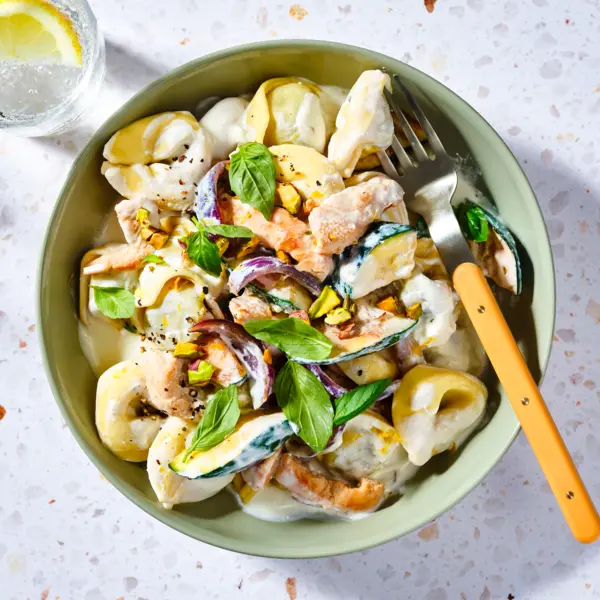 One-Pot Tortelloni mit Zitronen-Hähnchen und Ricotta