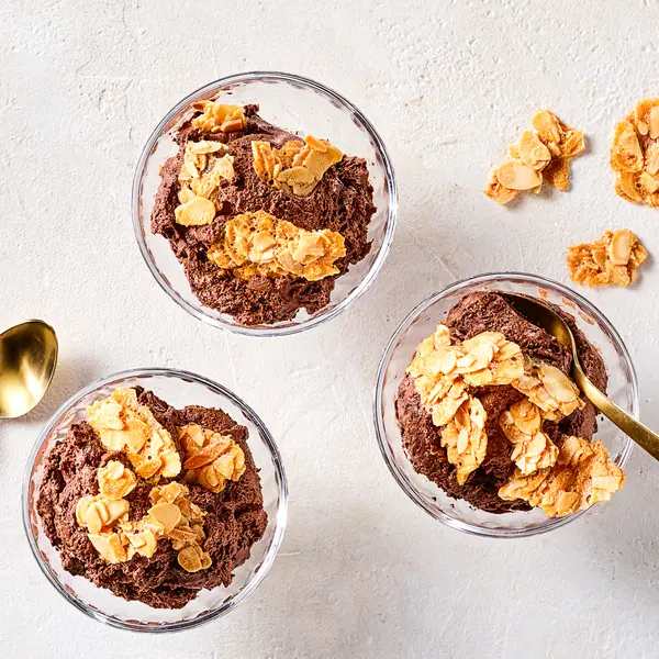 Schokoladenmousse mit Mandelcrunch