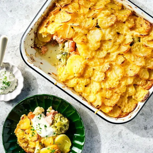 Kartoffelgratin mit Lachs und Kaisergemüse