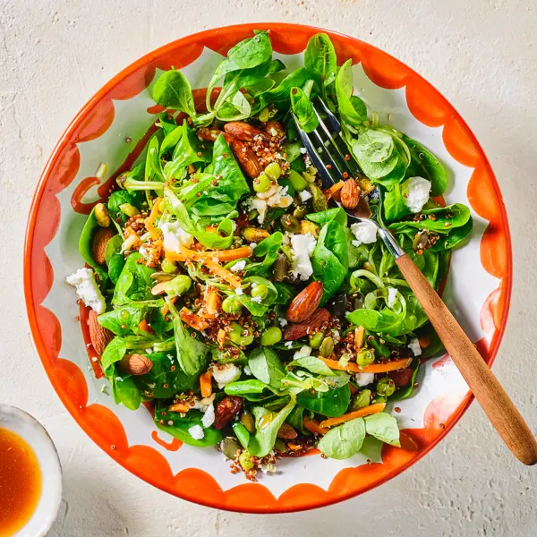 Quinoa-Nuss-Salat mit Feta