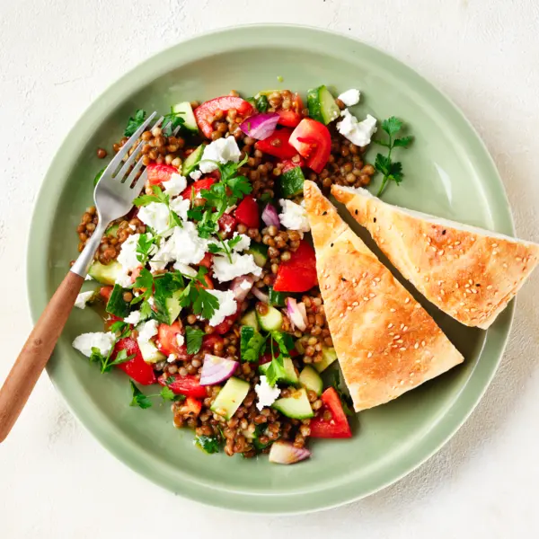 Linsensalat mit Fladenbrot