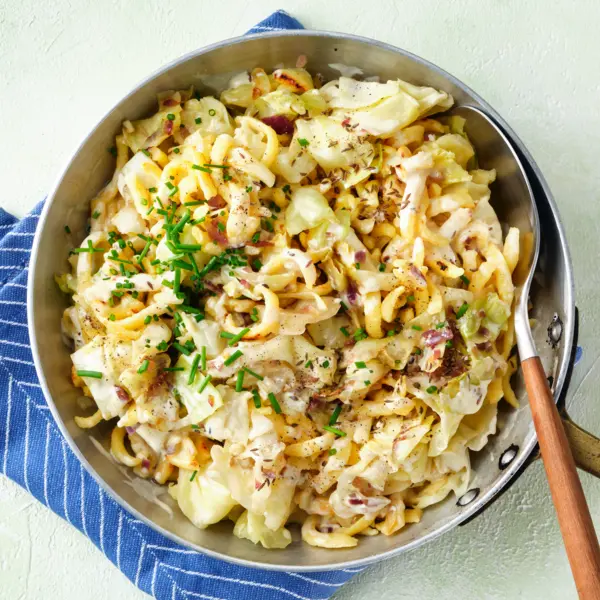 Schnelle Spätzle-Kohl-Pfanne