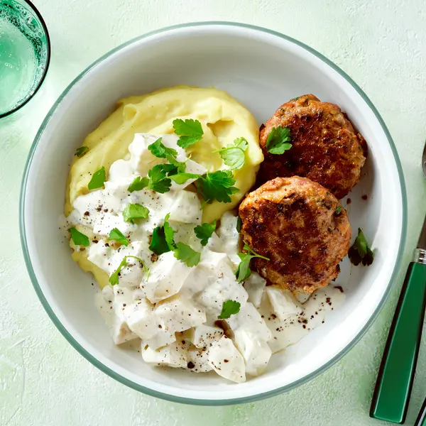 Frikadellen mit Rahm-Kohlrabi