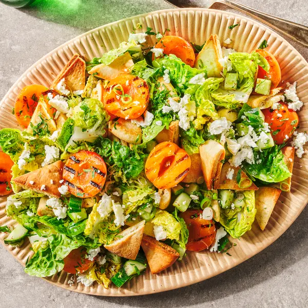 Aprikosensalat mit Pita-Croutons