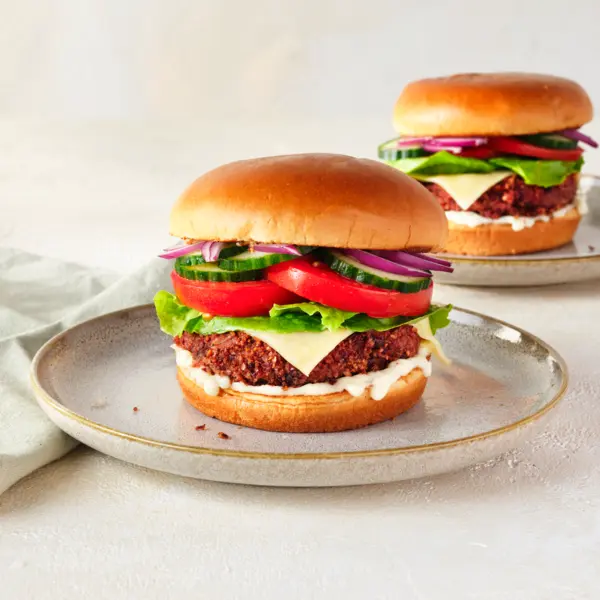 Vegetarischer Burger mit Kidneybohnen-Patty