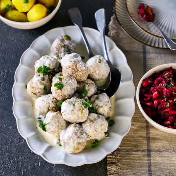 Königsberger Klopse mit Rote-Bete-Salat