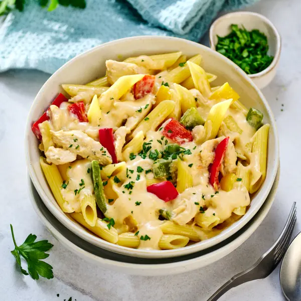 Paprika-Sahne-Hähnchen mit Penne