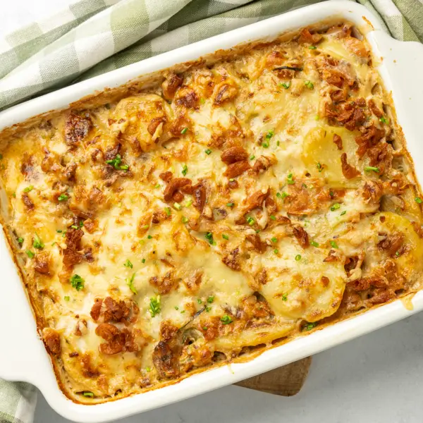 Cremiges Sellerie-Kartoffelgratin mit Speck