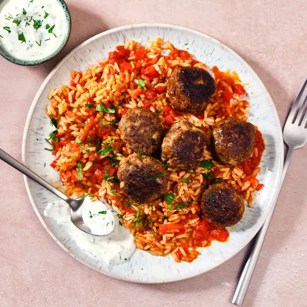 Shawarma-Hackbällchen mit Paprika-Tomaten-Reis