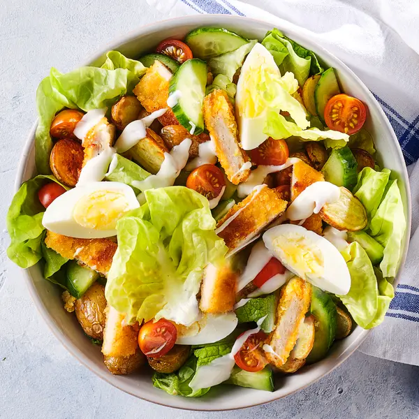 Caesar Salad mit Chicken Nuggets