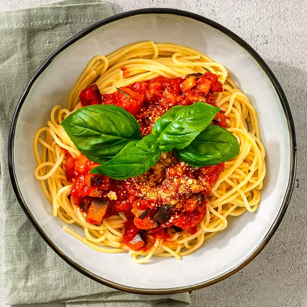 Pasta mit Auberginen-Tomatensoße