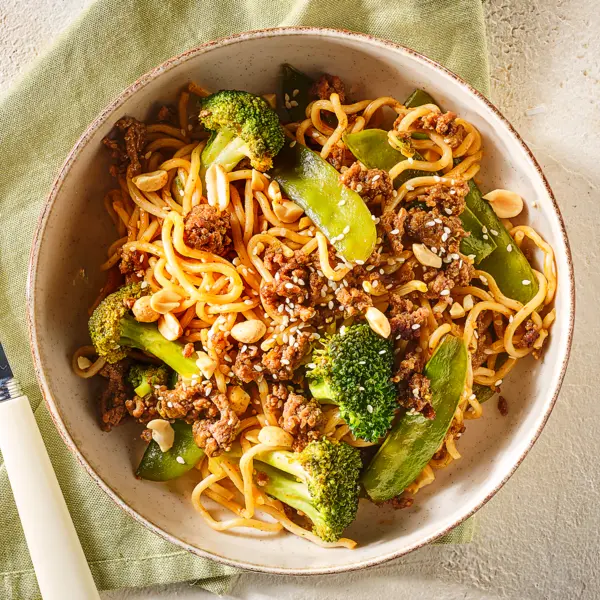 Udon-Nudeln mit Hackfleisch