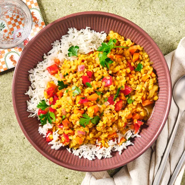 Dal aus roten Linsen mit Reis