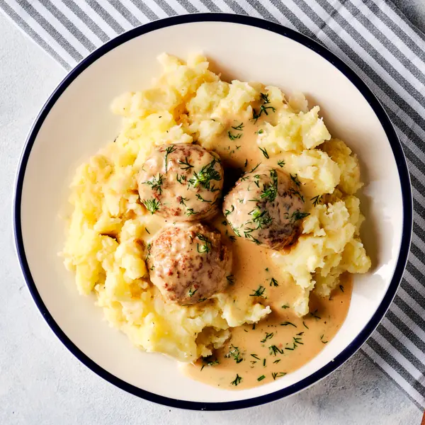 Schwedische Hackbällchen mit Senf und Dill