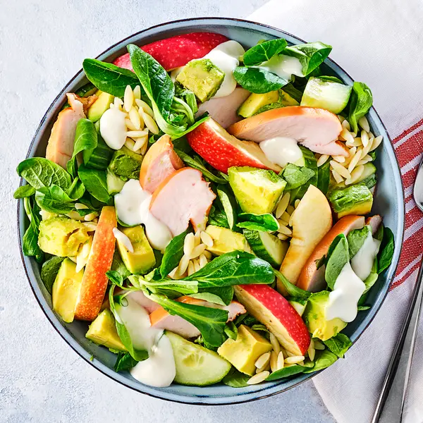 Kritharaki-Salat mit Hähnchen und Avocado
