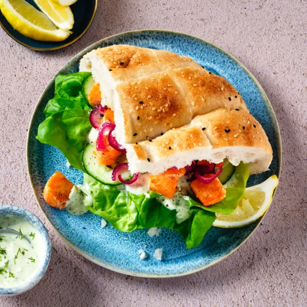 Lachs-Döner mit Honig-Senf-Joghurt