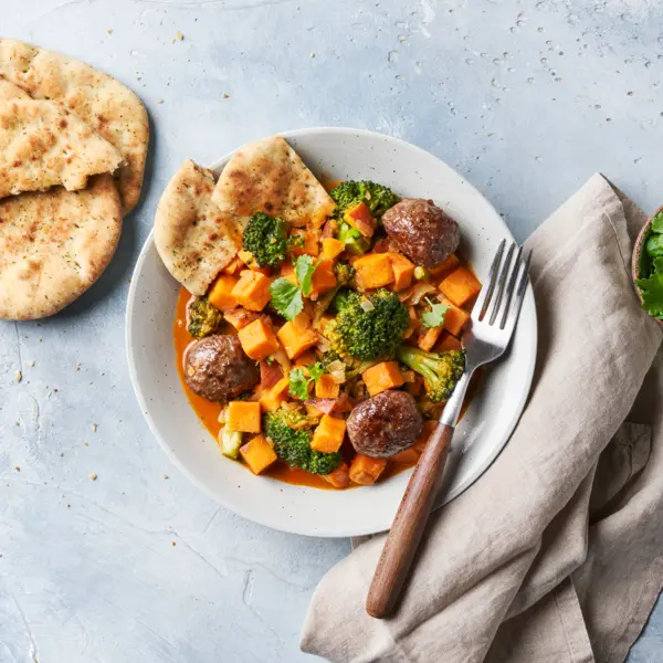 Curry mit Süßkartoffel und Hackbällchen