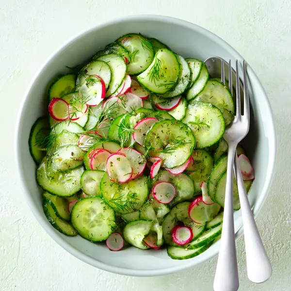 Gurken-Radieschen-Salat