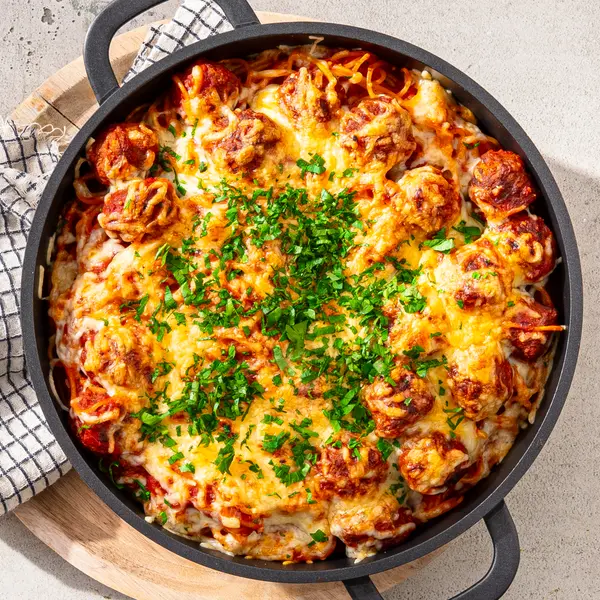 Pasta al Forno mit Hackbällchen