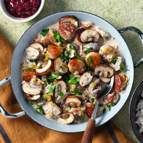 Schnelle Jäger-Pfanne mit Würstchen