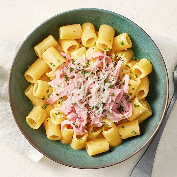 Carbonara mit Gruyère und Schinken