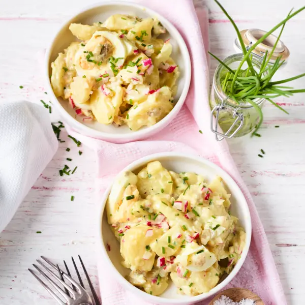 Leichter Kartoffelsalat mit Joghurt-Senf-Dressing