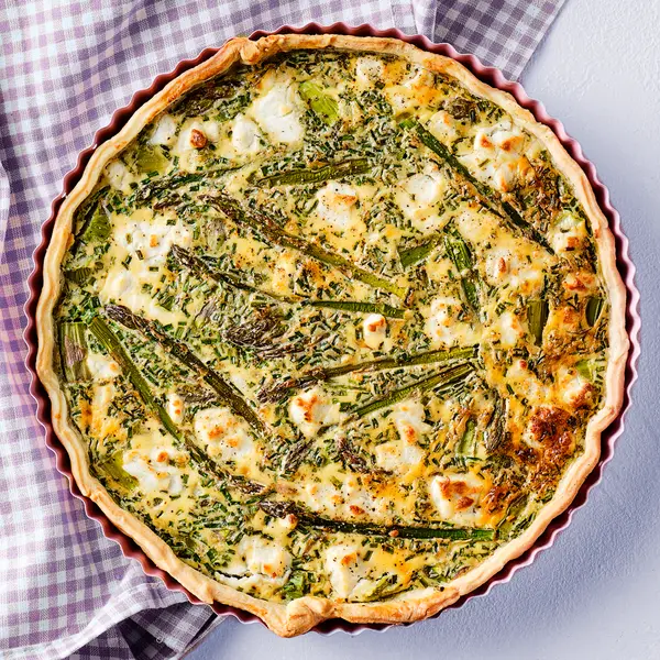 Spargel-Quiche mit  Ziegenkäse