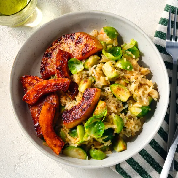 Blitz-Risotto mit gebratenem Kürbis und Rosenkohl