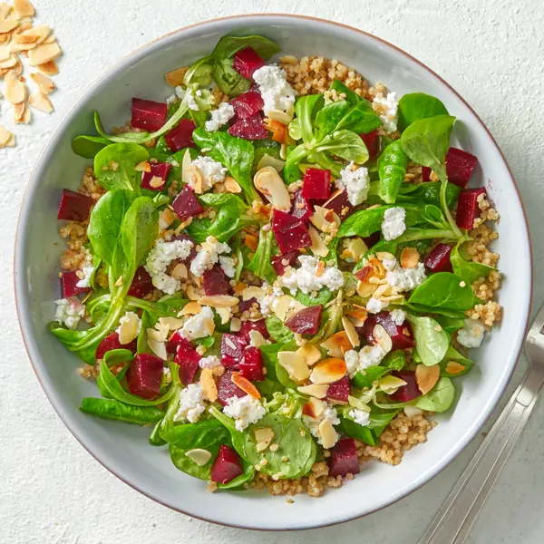 Quinoasalat mit Rote-Bete und Ziegenkäse