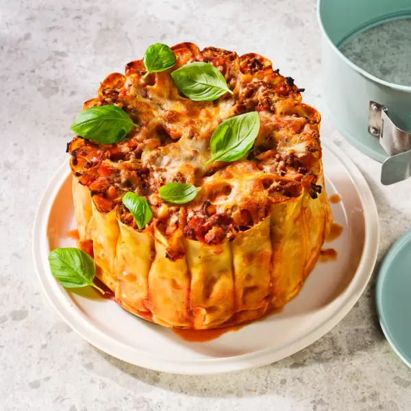 Überbackene Cannelloni mit schneller Bolognese