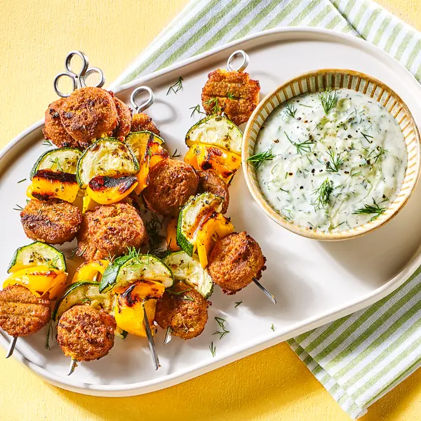 Vegane Falafelspieße mit veganem Zaziki
