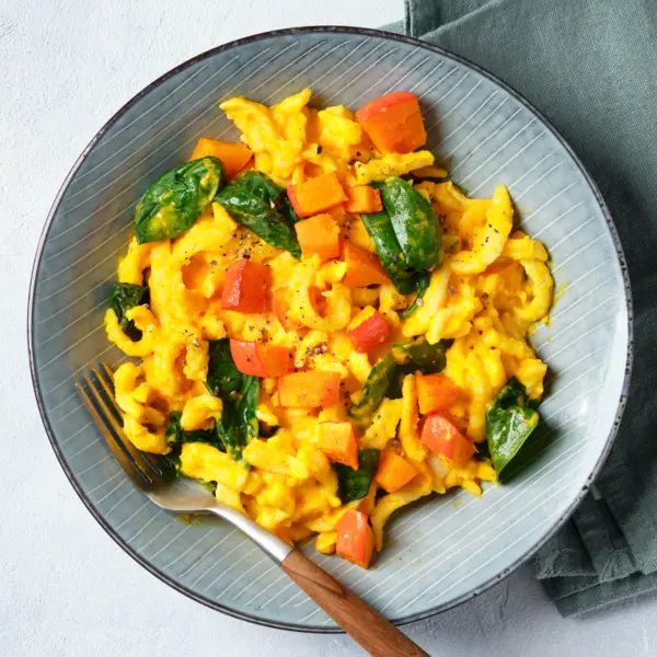 Spätzle in cremiger Kürbissoße