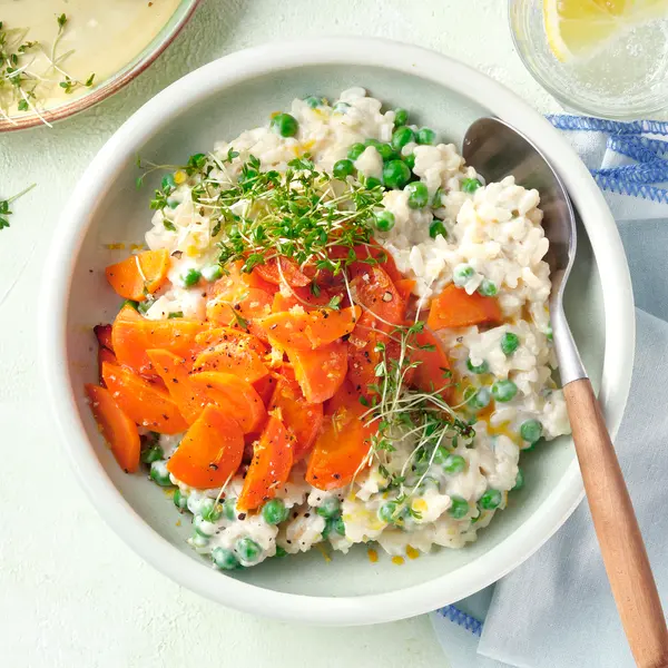 Erbsen-Risotto mit Möhren-Gemüse