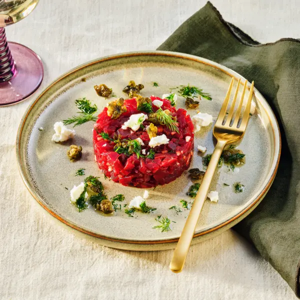 Rote-Bete-Tatar mit Ziegenkäse