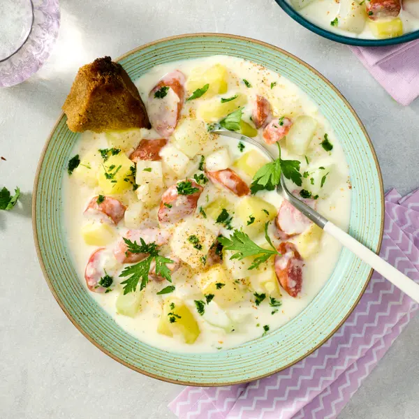 Kohlrabi-Kartoffel-Eintopf mit Mettwürstchen