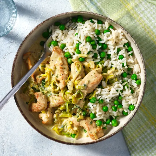 Putengeschnetzeltes mit Senf-Soße und Erbsen-Reis