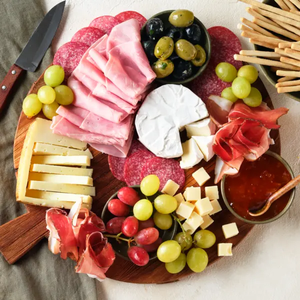 Käse- und Wurstplatte