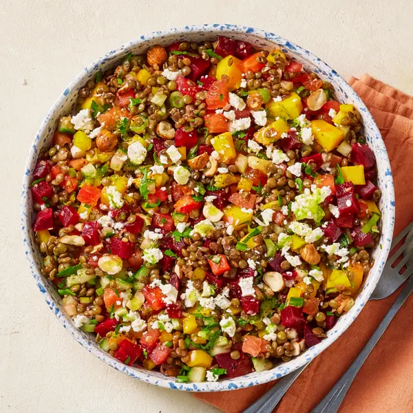 Bunter Linsensalat mit Mango und Wassermelone