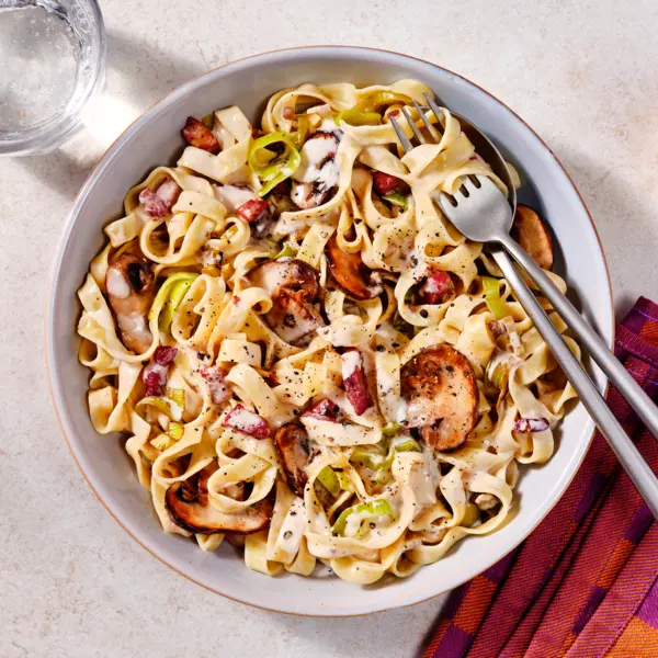 Tagliatelle in Speck-Sahne-Soße