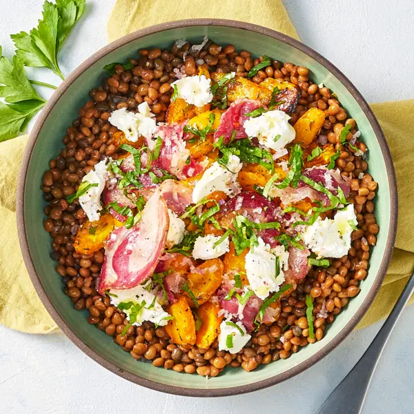 Linsensalat mit Bacon und frischem Ziegenkäse