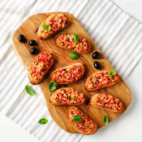 Bruschetta mit Tomate und Mozzarella