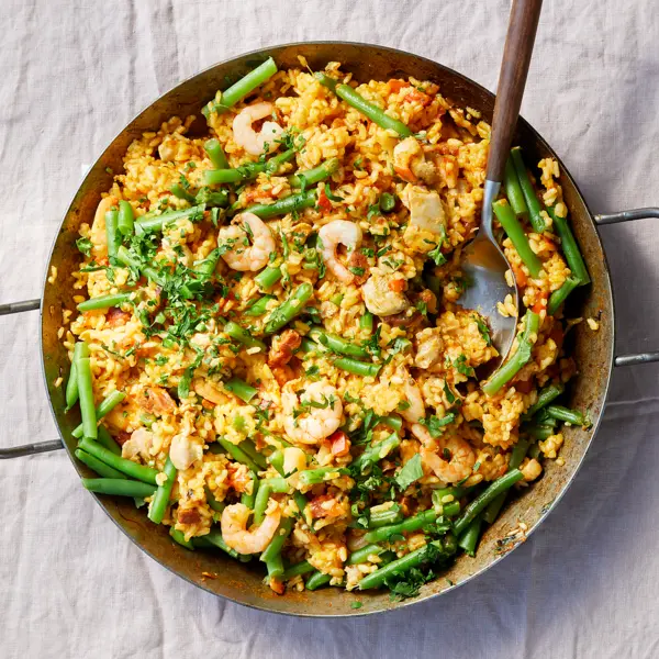 Paella mit grünen Bohnen