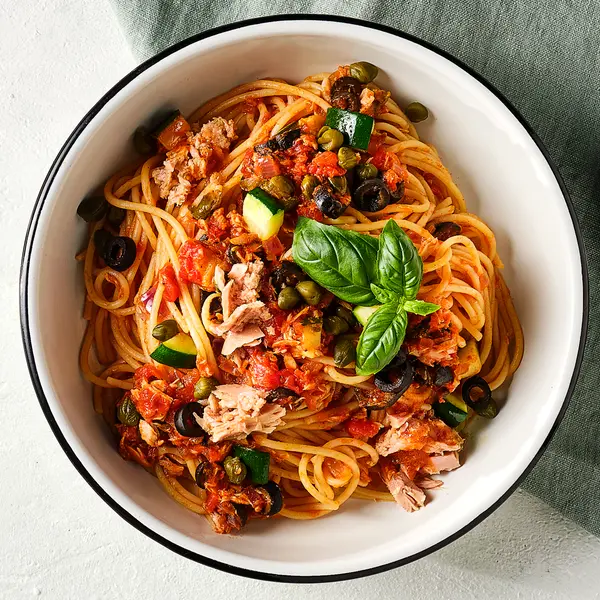 Spaghetti Puttanesca mit Thunfisch