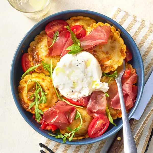 Ravioli mit Serrano-Schinken und Burrata