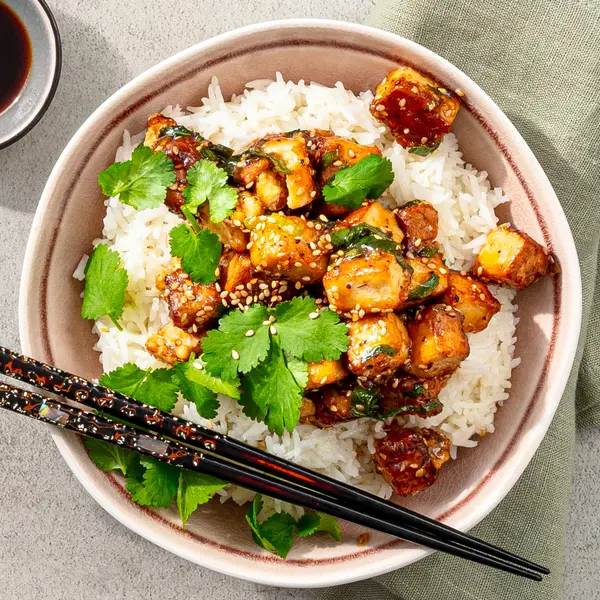 Marinierter Tofu mit süß-saurer Soße