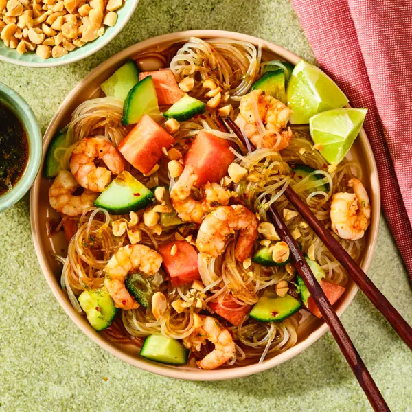 Glasnudel-Gurken-Salat mit Garnelen und Wassermelone