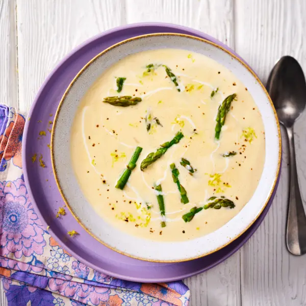 Italienische Spargelsuppe