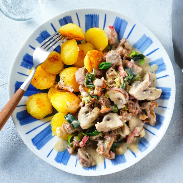 Mini-Knödel in Champignons-Soße