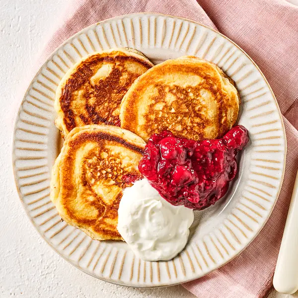 Pancakes mit Beerenkompott