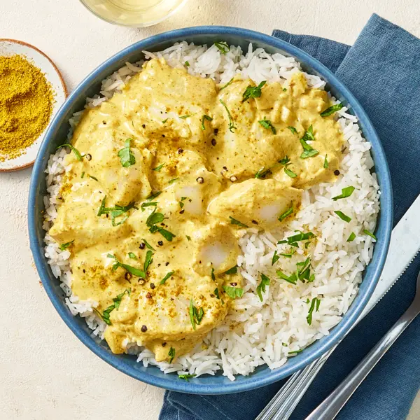 Cremiges Kabeljau-Curry mit Reis